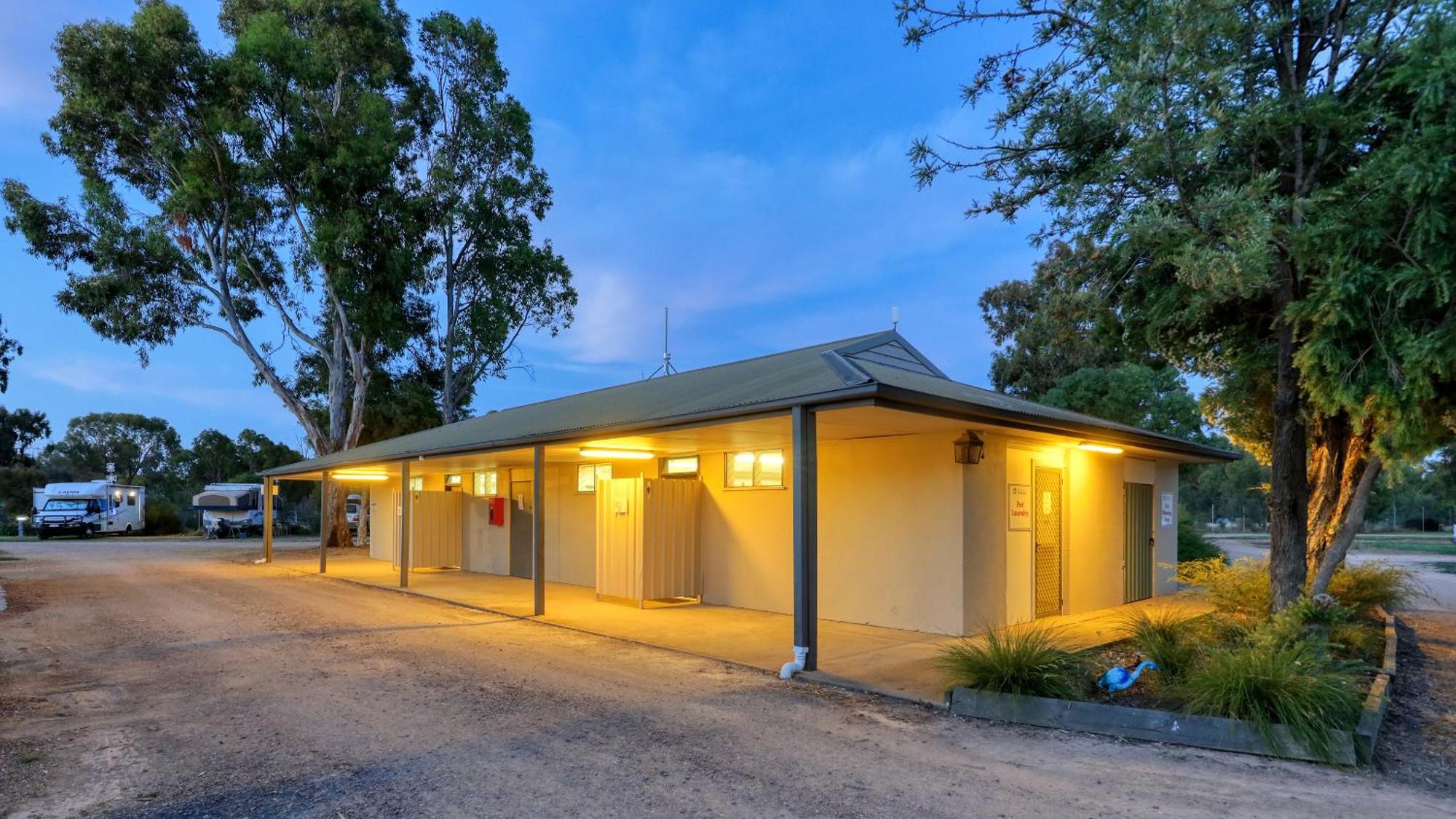 Yarrawonga Riverlands Tourist Park Buitenkant foto